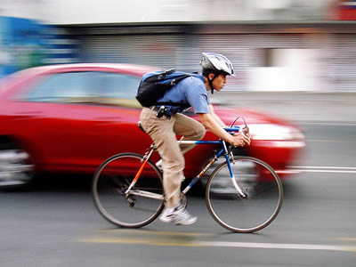 El casco ciclista no es un seguro contra siniestros viales - PEDALIA